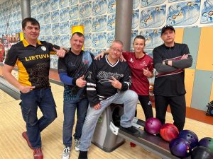 Joe Slowinski nometnes dalībnieki